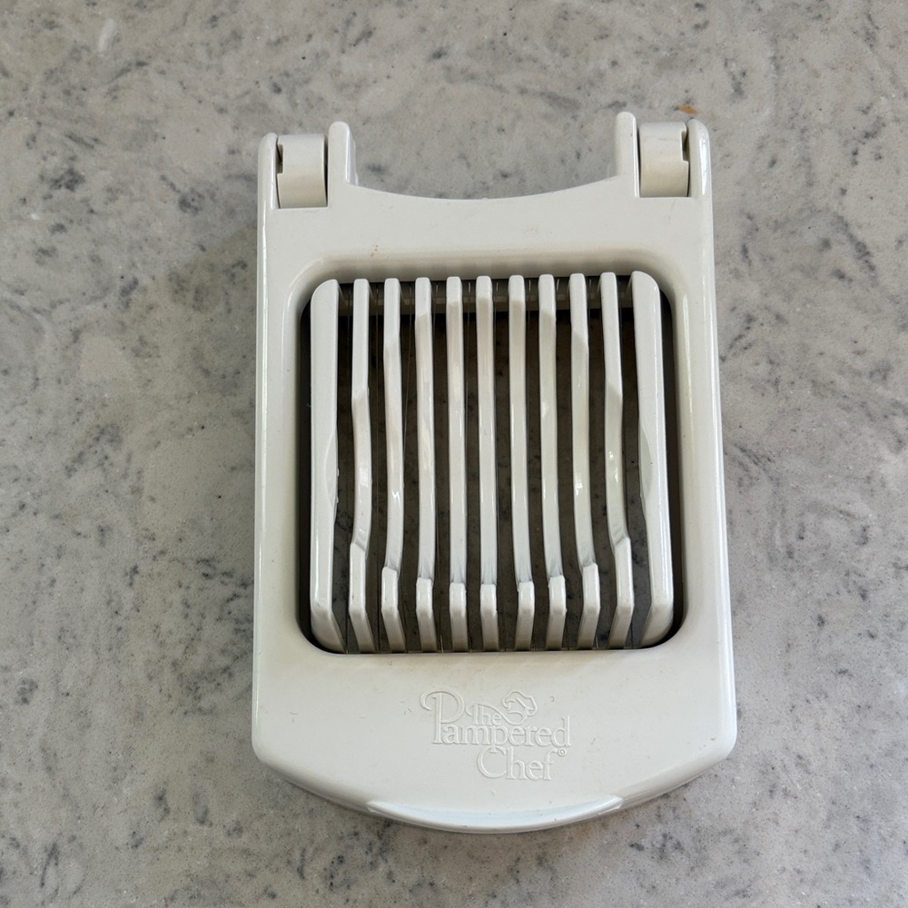 Pampered chef egg slicer plus #1182